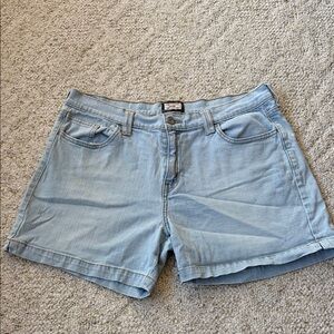 Light wash Levi’s women’s shorts sz 14